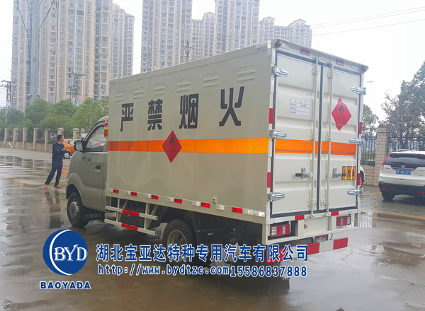 征远牌LHG5030XQY-WP01型爆破器材运输车